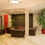 U Beaty I Violetty Aparthotel 3*