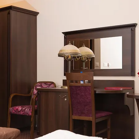 U Beaty I Violetty Aparthotel 3*